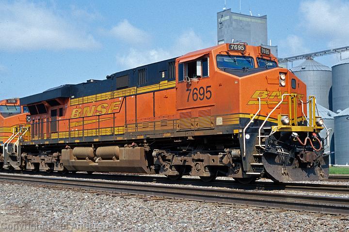 BNSF 7695 - ES44DC.jpg